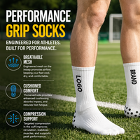 Chaussettes de football en coton OEM écologiques antidérapantes mi-mollet pour hommes, chaussettes d'entraînement de football personnalisées antidérapantes