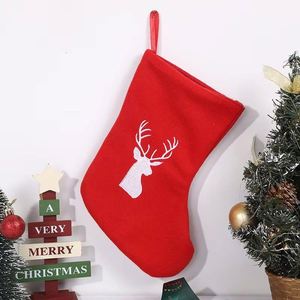 Chaussettes de Noël rouges douces et écologiques, sacs cadeaux, décorations pour le sommet de l'arbre et les fêtes - Product Image 2