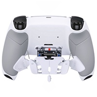 Kit de remap RISE4 remappable à poignée caoutchoutée blanche pour PS5 avec carte de mise à niveau et coque arrière et bouton arrière pour contrôleur PS5