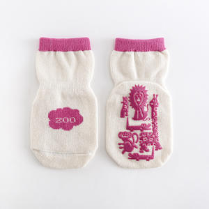 Chaussettes antidérapantes pour bébés Chaussettes de sol pour bébés filles à imprimé animal dessin animé 5 paires - Product Image 5
