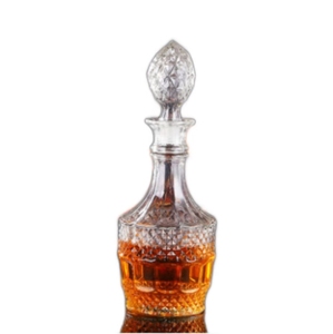 ขวดแก้วสไตล์ยุโรปขนาด 820 มล. <span class=keywords><strong>ส</strong></span>ำหรับใ<span class=keywords><strong>ส</strong></span>่เหล้าวิ<span class=keywords><strong>ส</strong></span>กี้ วอดก้า จิน บรั่นดี พร้อมดีไซน์ตกแต่งแบบแบน - Product Image 1