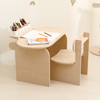 Ensemble de bureau et chaise en bois pour enfants avec porte-rouleau de papier intégré, table d'étude en bois de pin pour enfants pour le dessin et la peinture