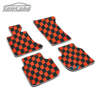 Tapis de voiture personnalisé à motif drapeau à carreaux rouge et noir