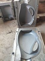 Moule de soufflage en aluminium pour la fabrication sur mesure en usine de bouteilles en plastique pour produits chimiques, produits ménagers, détergents pour linge, huiles industrielles et contenants de type baril