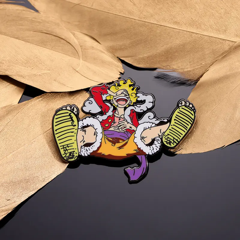 Cute Cartoon criatividade metal pins personalidade Luffy animação atacado esmalte duro pin para saco