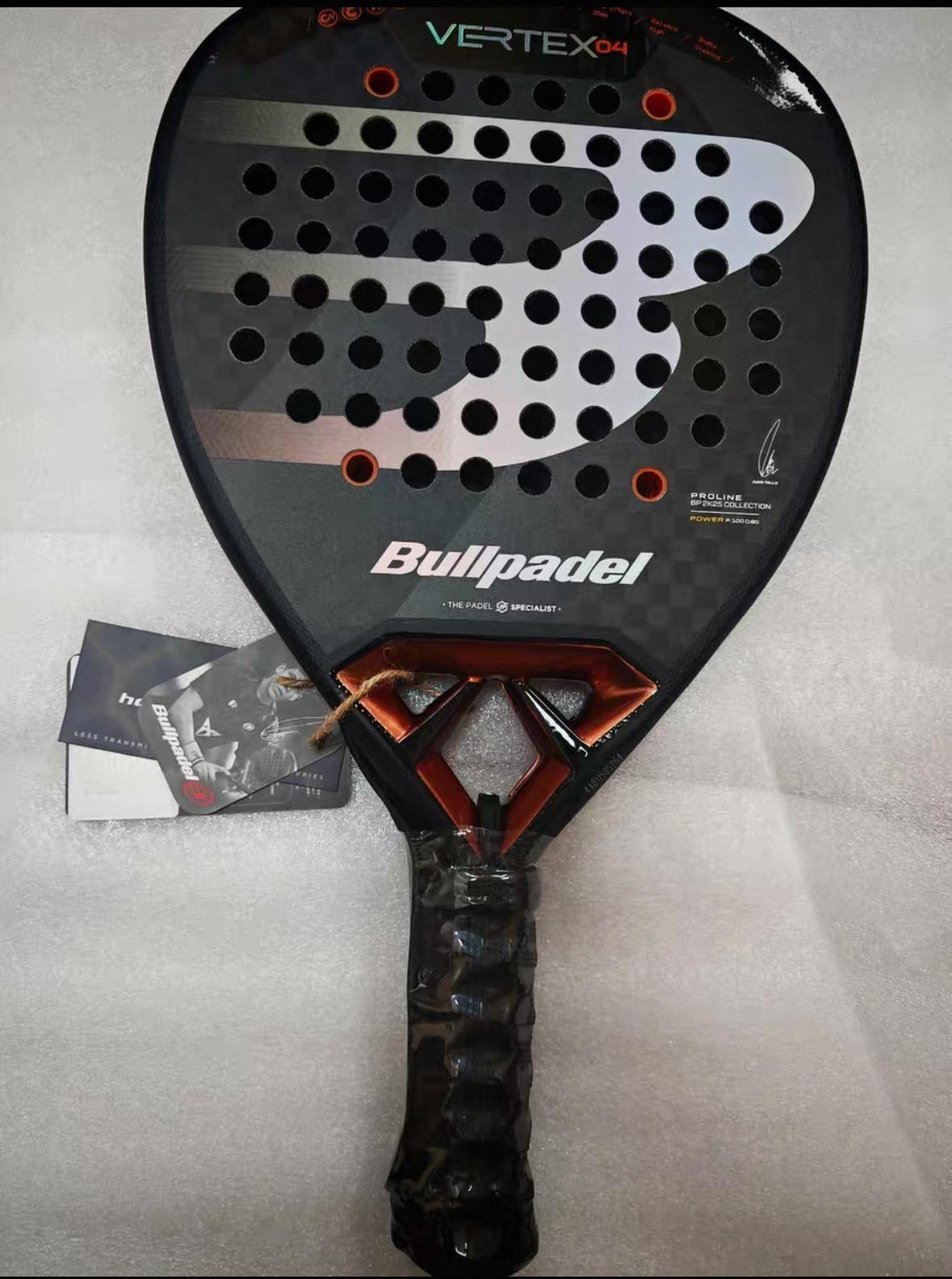 Bullpadel Vertex 04 Negro y Blanco