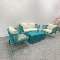 Mobilier d'extérieur moderne en rotin/osier Ensemble de canapés Hôtel Porche Terrasse Balcon Patio Jardin Canapé et table basse