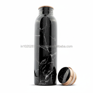 Bouteille d'eau en cuivre élégante pour les cadeaux d'entreprise éco-consciente de la santé axée sur la création artisanale durable - Product Image 1