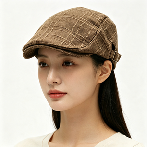 Casquette plate à carreaux pour femme, style vintage, béret gavroche, avec boucle réglable, motif écossais rétro, pour le printemps, l'automne, les occasions décontractées et les fêtes, logo personnalisable - Product Image 1