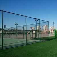 Clôture en treillis galvanisé robuste sur mesure de 6, 8 et 10 pieds pour terrains de football, basketball, sports et badminton – Fabrication chinoise à prix abordable