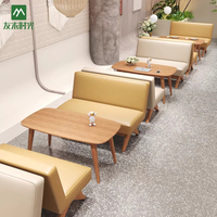 Ensemble table et chaises de café en bois au design moderne pour hôtel, restaurant, café - Mobilier durable et respectueux de l'environnement