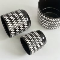 Pot Bunga Keramik Berlapis Glaze Motif Zigzag Hitam Putih Merek YIDA Modern, Tahan Lama, untuk Penggunaan di Dalam/Luar Ruangan Rumah & Taman