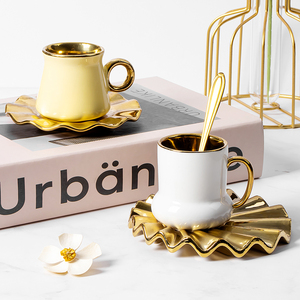 <span class=keywords><strong>Tazze</strong></span> <span class=keywords><strong>da</strong></span> caffè espresso di lusso all'ingrosso della fabbrica <span class=keywords><strong>tazze</strong></span> <span class=keywords><strong>da</strong></span> tè e piattino in ceramica di <span class=keywords><strong>porcellana</strong></span> set tazza <span class=keywords><strong>da</strong></span> tè e caffè con piattino - Product Image 6