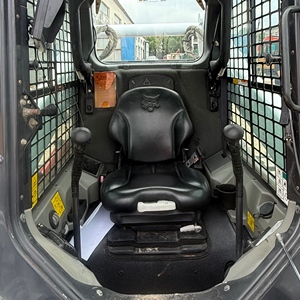 Chargeuse sur pneus Bobcat T770 d'occasion, 4 tonnes, sur chenilles en caoutchouc, en stock, pour le défrichement des terres agricoles - Product Image 6