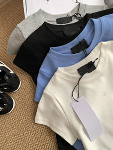 Новая весенне-летняя женская футболка из хлопка с принтом, короткий рукав, приталенный крой, нишевый дизайн, универсальный топ - Product Image 6