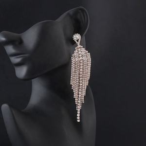 Boucles d'oreilles pendantes de mariée de haute qualité, classiques, géométriques, plaquées or, avec strass, chaîne longue à pampilles scintillantes pour femmes - Product Image 3