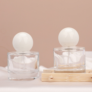 Flacon de parfum en verre transparent de 30ml avec couvercle blanc flacon de pulvérisateur à pompe vide rond vente en gros - Product Image 6