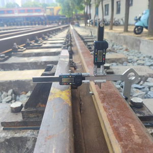 Appareil de mesure numérique portatif coulissant pour la mesure de l'usure des rails, jauge d'usure pour l'entretien des voies ferrées - Vente directe usine - Product Image 1