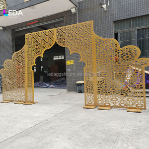 ฉากหลังงานแต่งงานสไตล์อินเดียทรงโค้งโลหะสีทอง LEDA พร้อมขาตั้งแขวนดอกไม้สำหรับตกแต่งงานอีเว้นท์ - Product Image 1