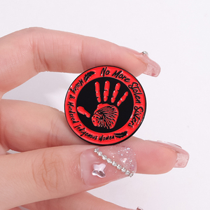 Broches en émail en gros, « Plus de sœurs enlevées », palmier rouge, dessin animé, métal, broches, badge de revers, puissance des femmes indigènes manquantes - Product Image 4