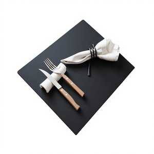 Sets de table en cuir résistant à la chaleur durables pour les repas de luxe, imperméables pour les hôtels, les événements et les repas à domicile LPM-0006 - Product Image 1