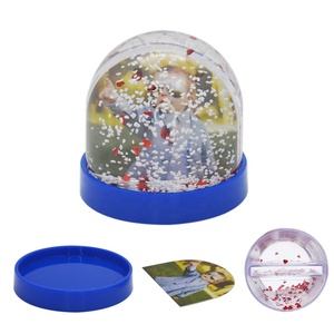 Cadre <span class=keywords><strong>photo</strong></span> flottant rond personnalisé avec paillettes, dôme en plastique avec eau, boule de neige avec liquide - Product Image 2