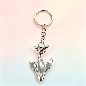 Llavero de Cola de Ballena Plateado con Detalle <span class=keywords><strong>en</strong></span> Relieve, Colgante de Animal Marino, Anillo de Metal Pulido para Llaves de Coche o Mochila - Product Image 5