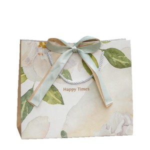 Sacs cadeaux en papier à imprimé floral avec nœud en ruban <span class=keywords><strong>de</strong></span> satin, sac fourre-tout rose <span class=keywords><strong>de</strong></span> luxe à fleurs, sacs d'emballage pour cadeaux d'anniversaire, <span class=keywords><strong>de</strong></span> professeur ou <span class=keywords><strong>de</strong></span> fête des Mères - Product Image 4