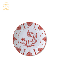 Assiettes de présentation en porcelaine fine faite à la main avec des fleurs d'aquarelle rouges et une vaisselle de banquet en céramique de conception nouvelle pour les mariages