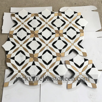 Mosaïque en marbre blanc naturel avec incrustations en laiton pour crédence de cuisine, mur et sol de salle de bain