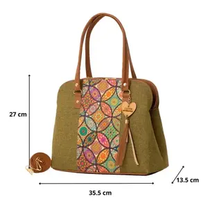 Sac fourre-tout en jute vert olive pour femme Fana Ember avec broderie, fermeture éclair et décorations de chaînes à lettres - Product Image 3