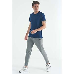 T-shirt basique pour homme Air Jones en coton indigo et élasthanne, col rond, manches courtes, coupe classique, confortable pour tous les jours - Product Image 3