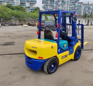 Gebruikt Komatsu heftruck van goede kwaliteit, 3 ton. Gebruikt heftruck KOMATSU FD30, 3 ton, origineel uit <span class=keywords><strong>Japan</strong></span>, met reserveonderdelen. - Product Image 2