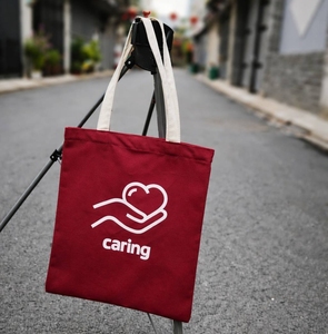 Sac cadeau en toile réutilisable et écologique, emballage en tissu de qualité supérieure, impression sérigraphique, logo personnalisé, durable, approvisionnement en gros - Product Image 1