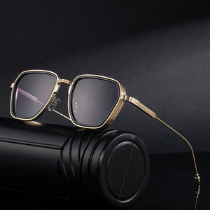 Gafas de Sol Cuadradas de Moda con Protección Anti Luz Azul y Lentes Polarizadas con Degradado de Color 2026, TR90, para Deportes al Aire Libre, Ciclismo, Pesca, Conducción - Product Image 3