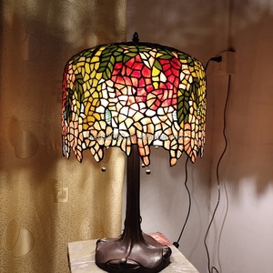 Lámpara de Mesa LED con Diseño de Glicinia China Roja, Vidrio Tiffany Hecho a Mano, Bombilla de Filamento Europea de 14'', Luz Blanca Cálida, AC E27, para el Hogar - Product Image 1