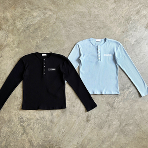 Chemise thermique à manches longues en tricot gaufré 100 % coton, coupe ajustée et élastique, design personnalisé en usine - Product Image 3