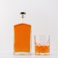 Vente en gros de bouteilles carrées en verre épais de 500ml 700ml 750ml Gin Spirit Whisky Vodka Bouteilles de liqueur en verre de 750ml