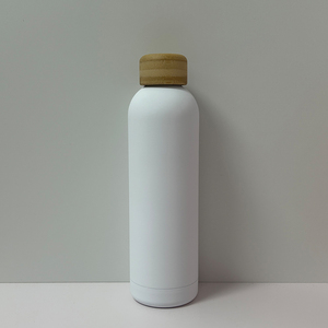 Botella térmica personalizada de acero inoxidable con aislamiento, botella ecológica con tapa de bambú - Product Image 6