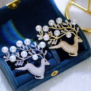 Broche de Ciervo Navideño con Incrustaciones de Circonio Japonés y Coreano 2025, Broche de Flor para el Pecho, Broche para Parejas, Accesorio para Transmisión en Vivo, Nueva Moda - Product Image 3