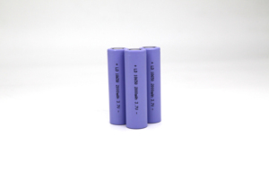 Le plus populaire <span class=keywords><strong>prix</strong></span> d'usine 18650 batterie 3.7v 2000mah batterie externe cylindrique au lithium-ion avec étui - Product Image 2