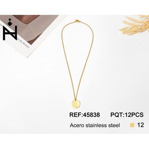 Collana in acciaio inossidabile con ciondolo a forma di lettera Z da 1,9 cm, tono oro, gioielleria raffinata - Product Image 3