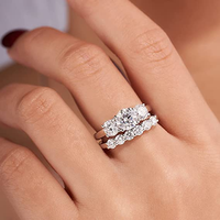 Dropshipping Bijoux de mariage Cadeau Bague de fiançailles en argent sterling 925 VVS Moissanite Diamond Three Stone pour femmes et filles