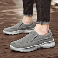 Chaussures décontractées pour personnes âgées, style slip-on, dessus en toile souple, semelle extérieure légère en EVA, doublure en mesh respirant, absorption des chocs