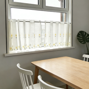 Tenda Corta Bohemien Gialla con Ricamo Margherita, Semitrasparente Filtrante Luce, per Balcone con Ricamo Floreale - Product Image 4