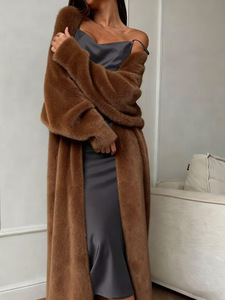 <span class=keywords><strong>Cardigan</strong></span> Lungo in Finta Pelliccia di Visone <span class=keywords><strong>Bianco</strong></span> per Donna, Morbido <span class=keywords><strong>e</strong></span> Soffice, Ideale per Autunno <span class=keywords><strong>e</strong></span> Inverno - Product Image 5