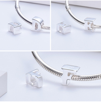 Vente chaude Logo Personnalisé S925 Argent Lettre A-Z Alphabet Charme Plata 925 Lettres Initiales Perle pour Femmes Bracelet Collier Diy