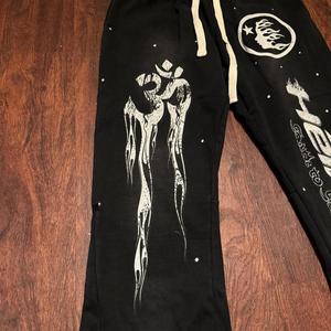 <span class=keywords><strong>Pantaloni</strong></span> e <span class=keywords><strong>pantaloni</strong></span> da uomo oversize in cotone 100% aderente Kodo personalizzati con stampa nera - Product Image 4