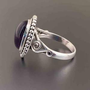 Anello Vintage in Argento con Ametista Ovale Incastonata, Gioiello da Donna in Argento Sterling 925 T0636 - Product Image 3