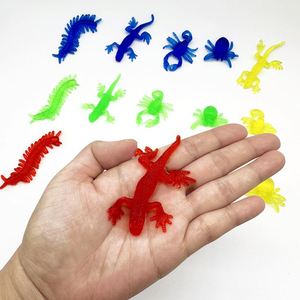 Juguete Antiestrés - Araña, Centipeda, Escorpión y Lagarto Realistas de Gel Suave, Ideal para Bromas en Halloween y el Día de los Inocentes - Product Image 2